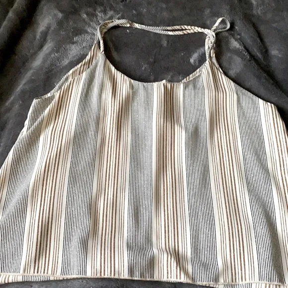 Chic Blouse - Picture 2 of 2